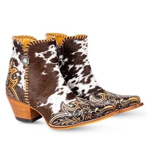 Western hand tooled cowhide ankle boots! (W-10) NWOT